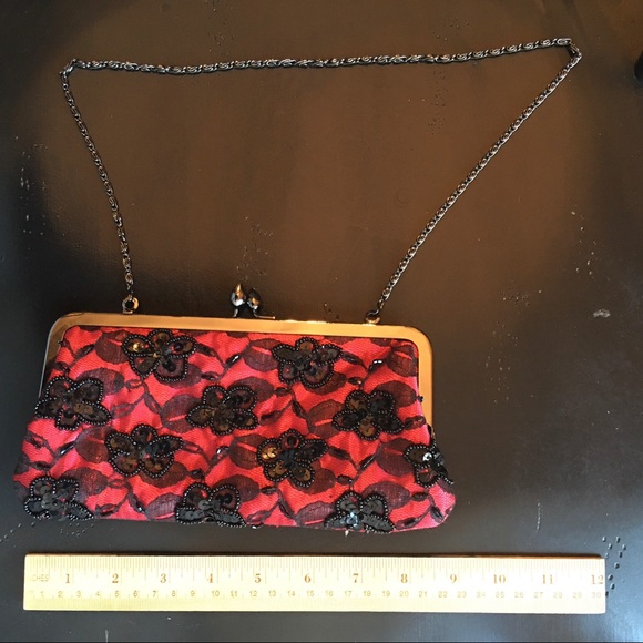 Vintage Laila Rowe Red and Black Lace Clutch - Picture 7 of 8